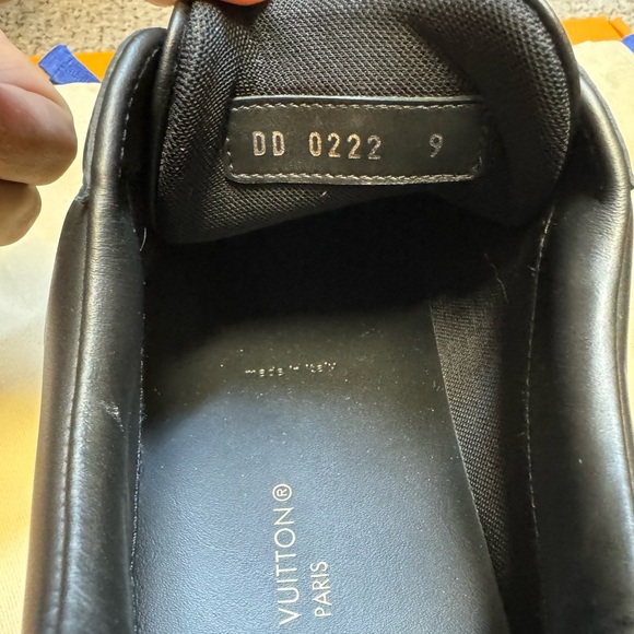 Men’s Louis Vuitton Luxembourg black sneakers, fits size 10.5 LV size 9 - Picture 4 of 5